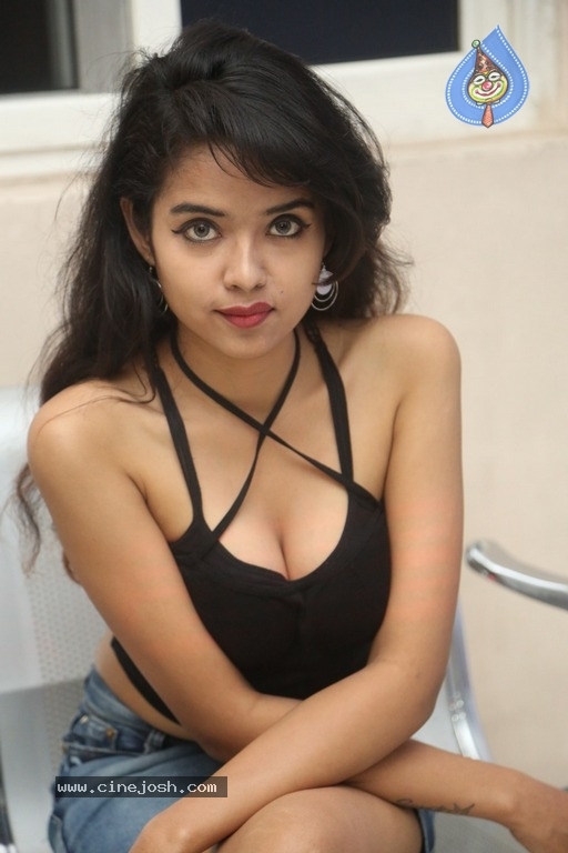 Swati Mandal Latest Photos - 6 / 32 photos
