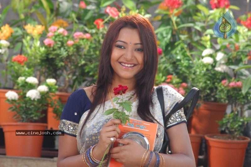 Swetha Basu Prasad - Kalavar King - 47 / 88 photos