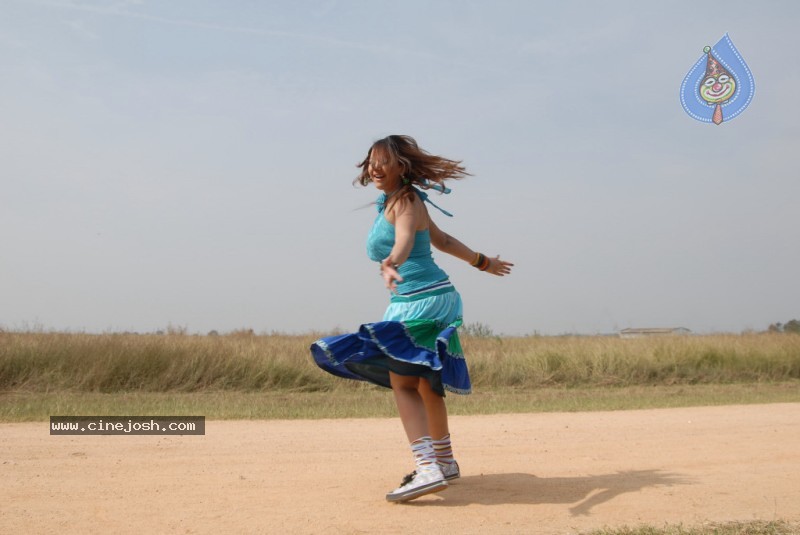 Swetha Basu Prasad - Kalavar King - 59 / 88 photos