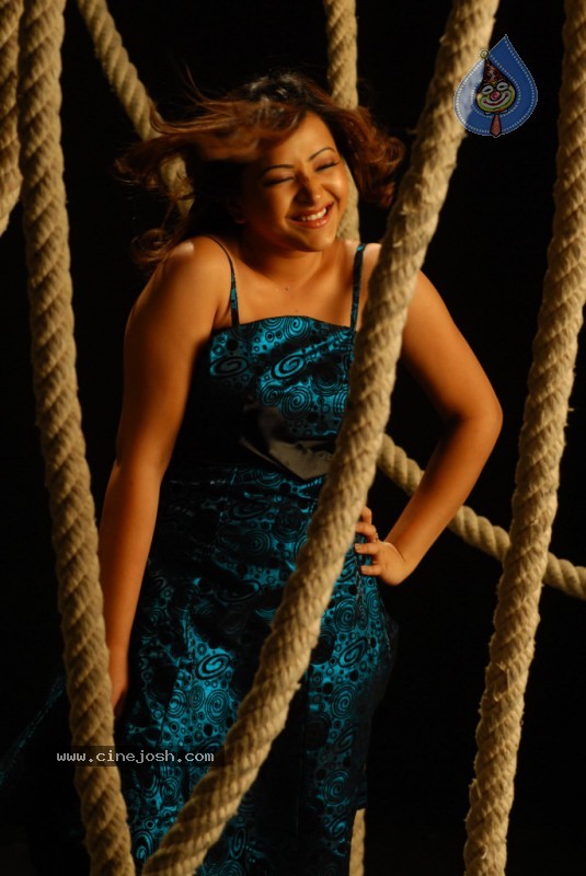 Swetha Basu Prasad - Kalavar King - 87 / 88 photos