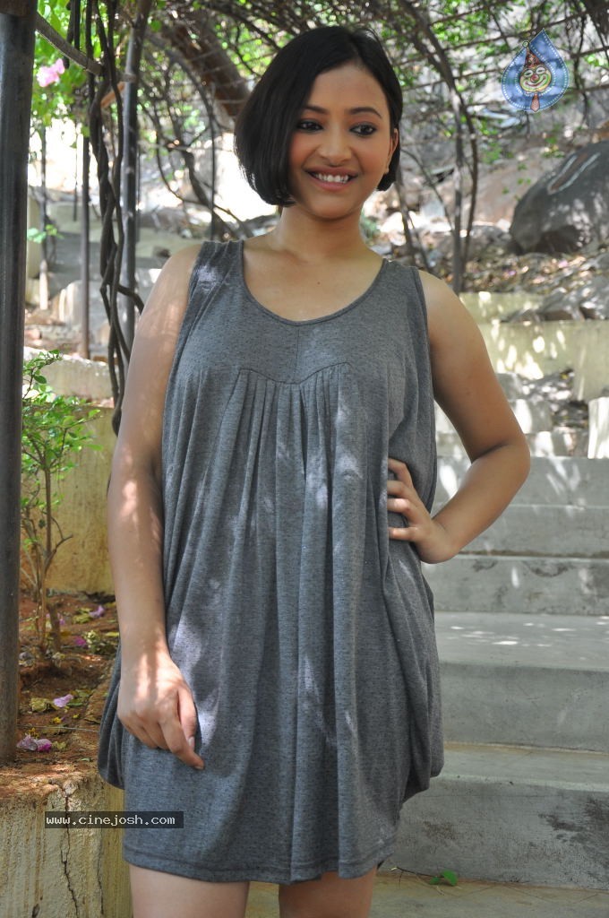 Swetha Basu Prasad Hot Photos - 57 / 76 photos