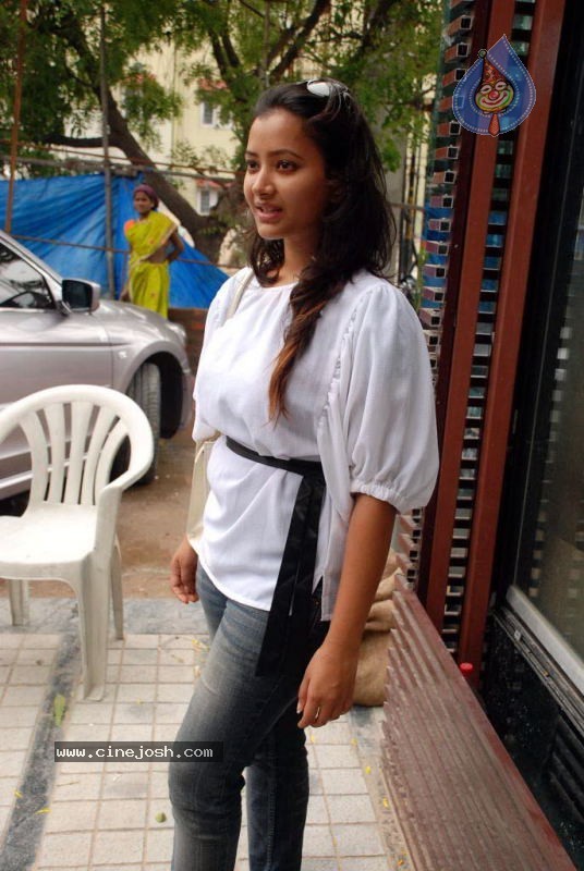 Swetha Basu Prasad Latest Photos - 21 / 46 photos