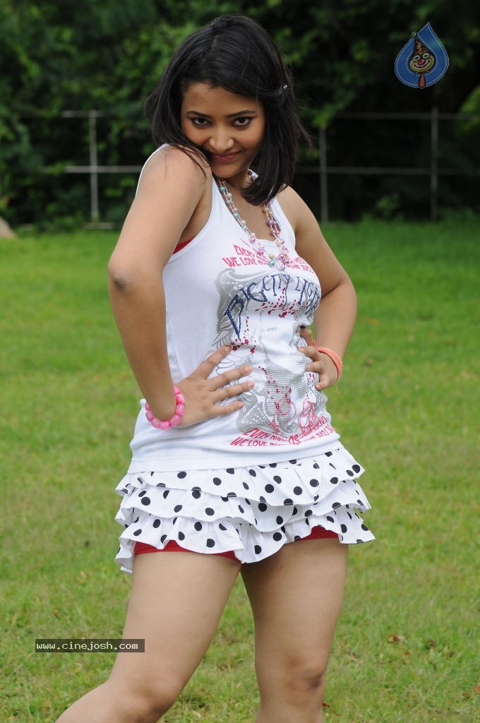 Swetha Basu Prasad Latest Photos - 35 / 51 photos