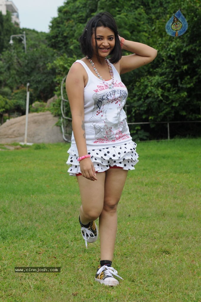 Swetha Basu Prasad Latest Photos - 37 / 51 photos