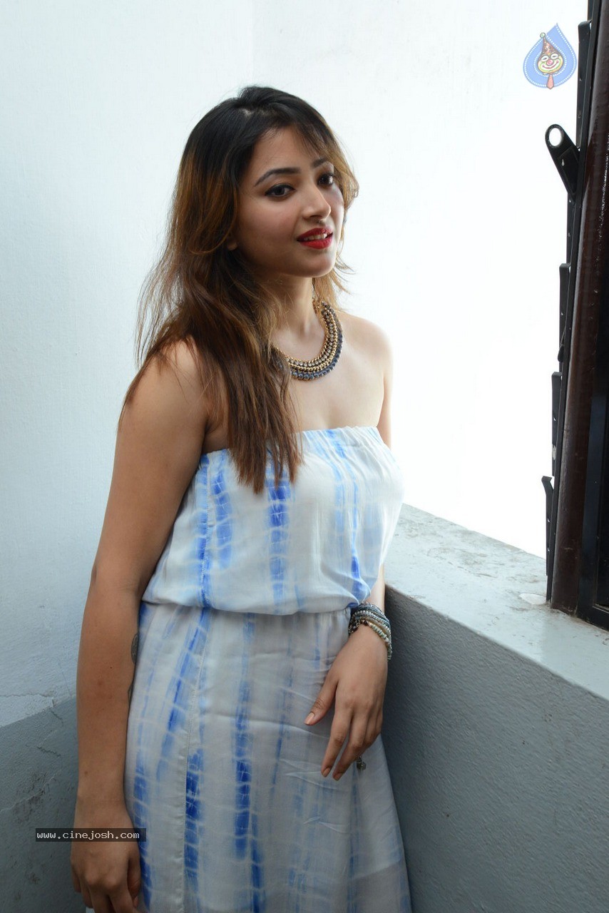 Swetha Basu Prasad Latest Photos - 30 / 49 photos