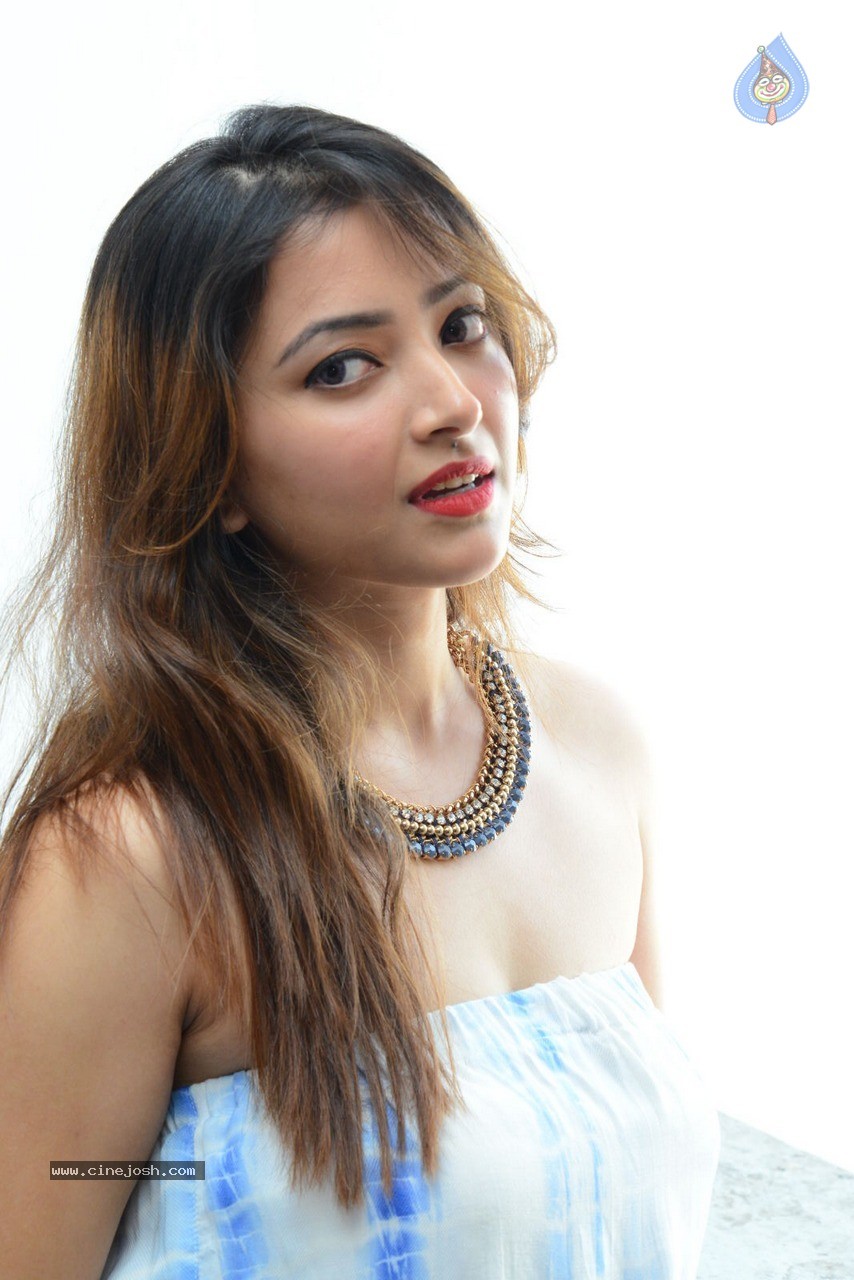 Swetha Basu Prasad Latest Photos - 45 / 49 photos