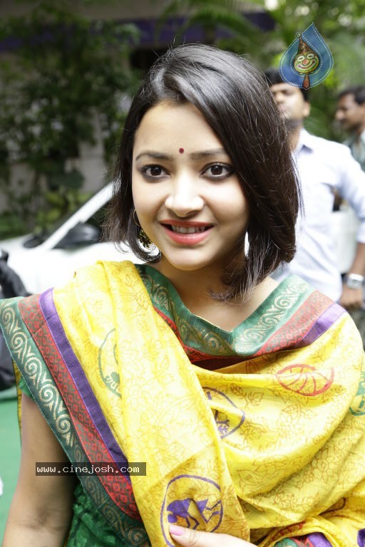 Swetha Basu Prasad Stills - 9 / 39 photos