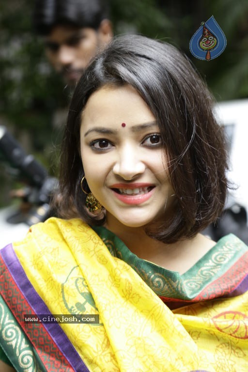Swetha Basu Prasad Stills - 16 / 39 photos