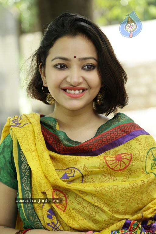 Swetha Basu Prasad Stills - 19 / 39 photos