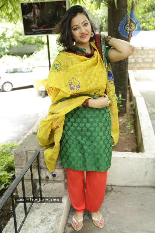 Swetha Basu Prasad Stills - 37 / 39 photos