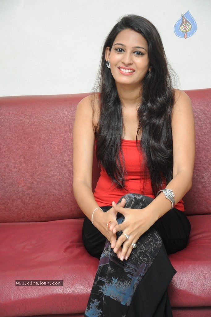 Swetha Jadhav New Photos - 61 / 78 photos