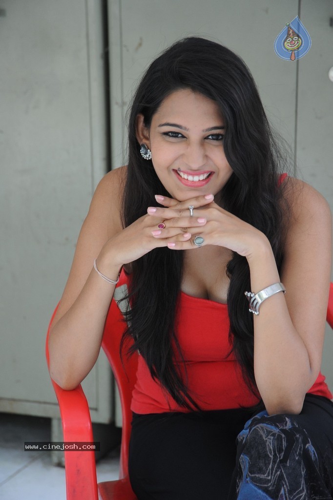 Swetha Jadhav New Photos - 74 / 78 photos