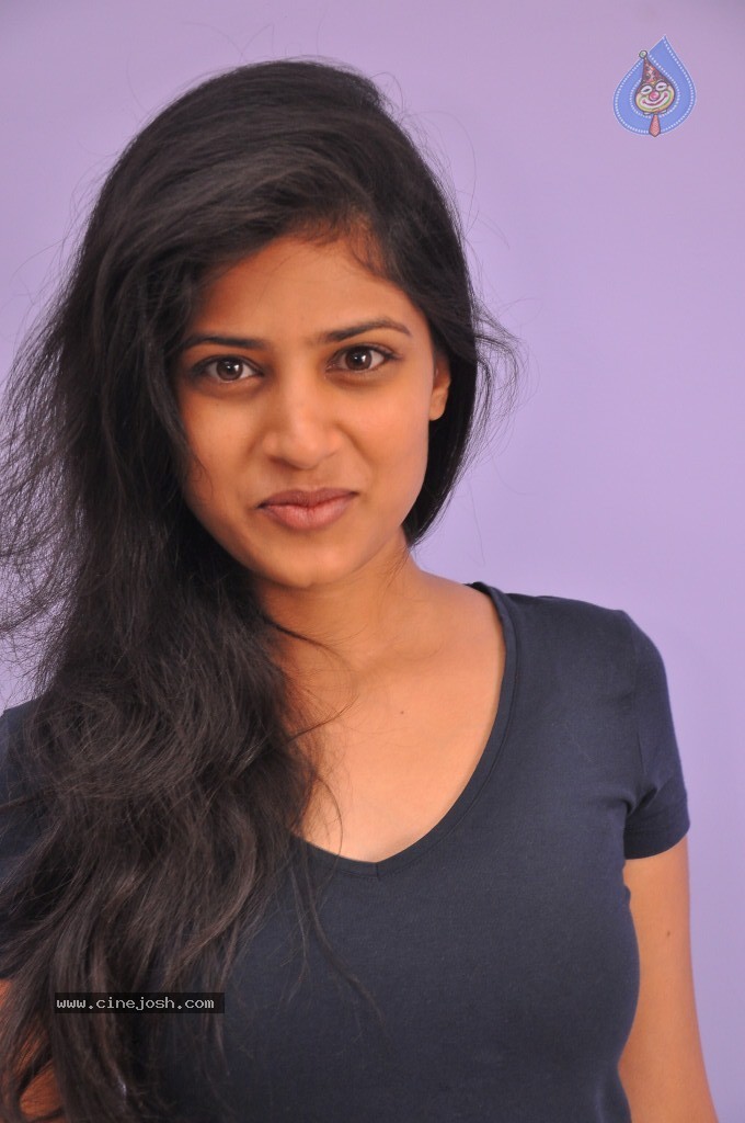 Shwetha Pandit Latest Stills - 25 / 68 photos