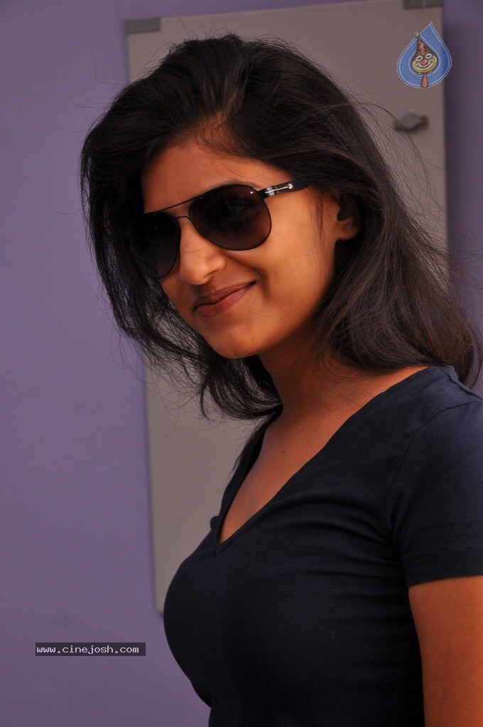 Shwetha Pandit Latest Stills - 36 / 68 photos