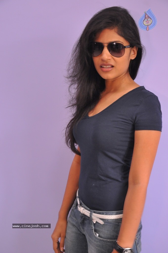 Shwetha Pandit Latest Stills - 37 / 68 photos