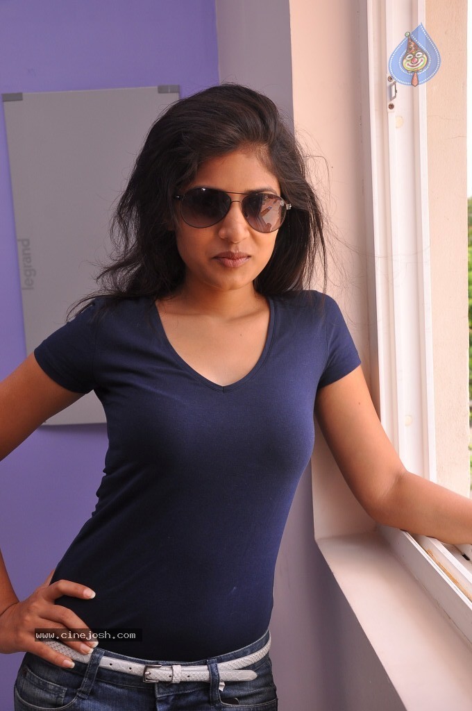 Shwetha Pandit Latest Stills - 58 / 68 photos