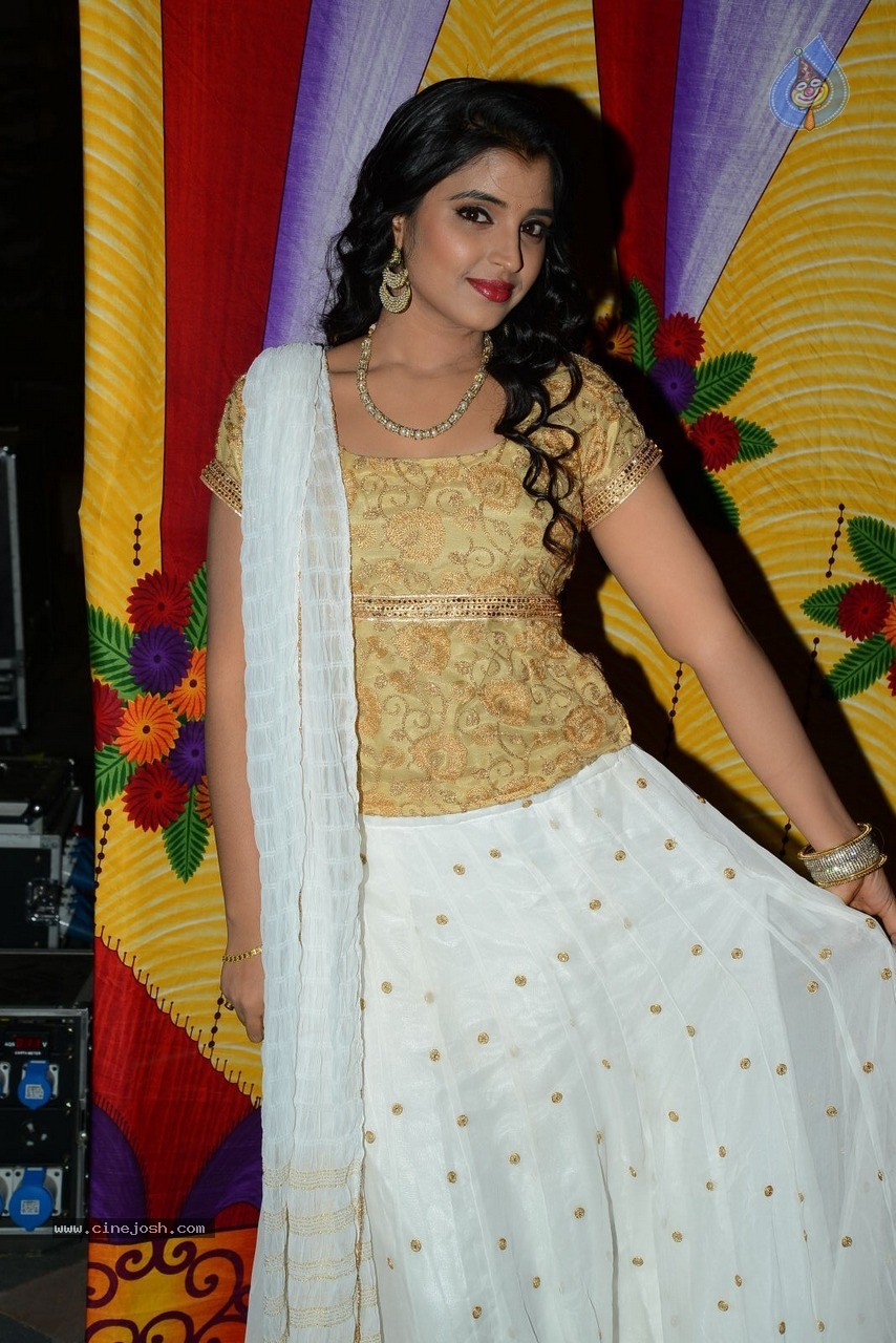 Syamala Stills - 29 / 50 photos