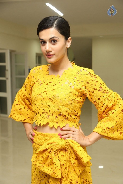 Taapsee Pannu Latest Photos - 17 / 42 photos