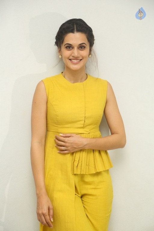 Taapsee Pannu Photos - 17 / 31 photos