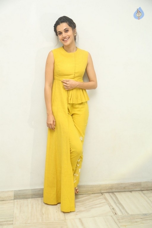 Taapsee Pannu Photos - 18 / 31 photos