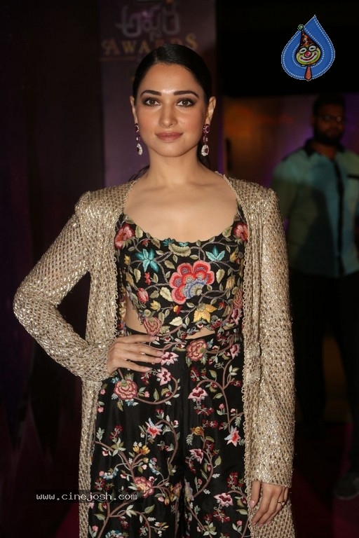 Tamanna at Zee Apsara Awards - 1 / 42 photos