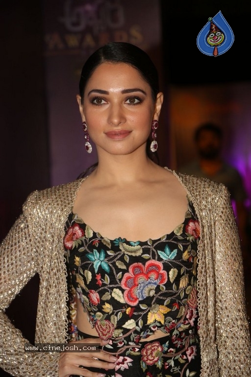 Tamanna at Zee Apsara Awards - 2 / 42 photos