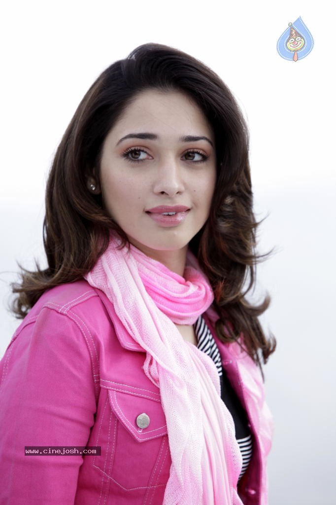 Tamanna Hot Photo Gallery - 24 / 82 photos