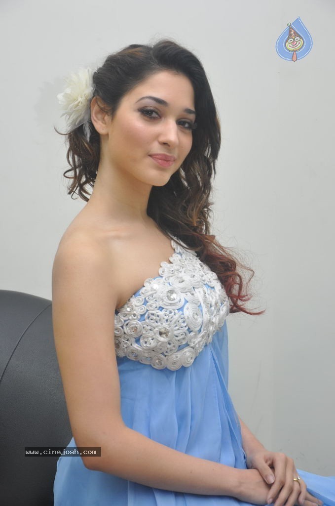 Tamanna Latest Stills - 18 / 48 photos