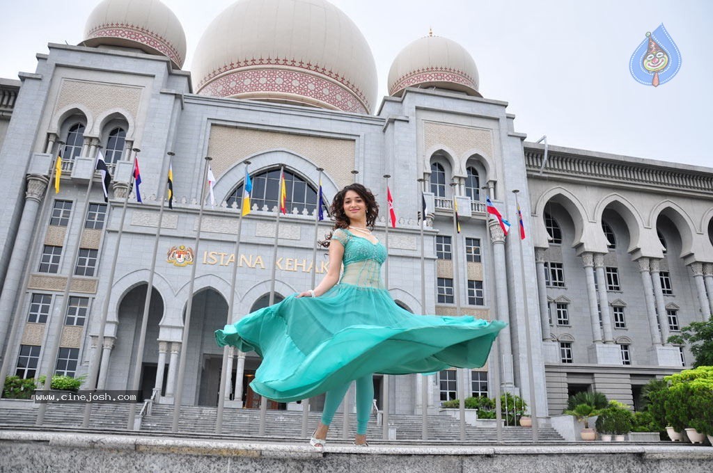 Tamanna Latest Stills - 23 / 32 photos