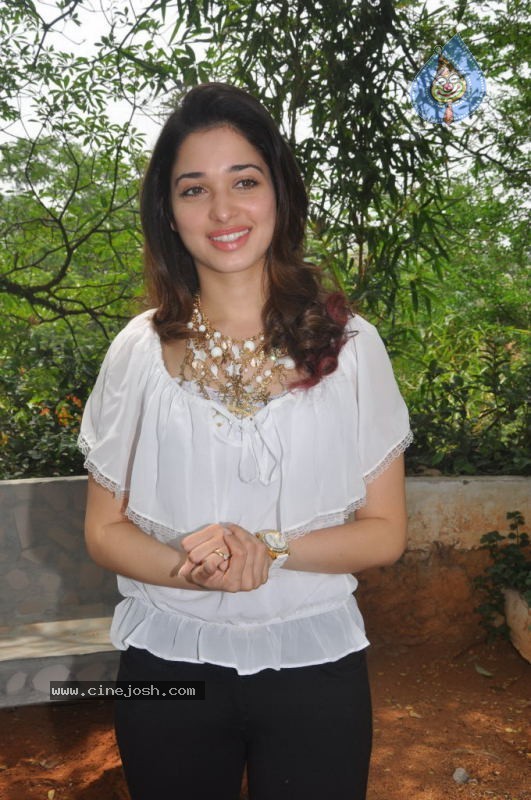 Tamanna Latest Stills - 17 / 30 photos