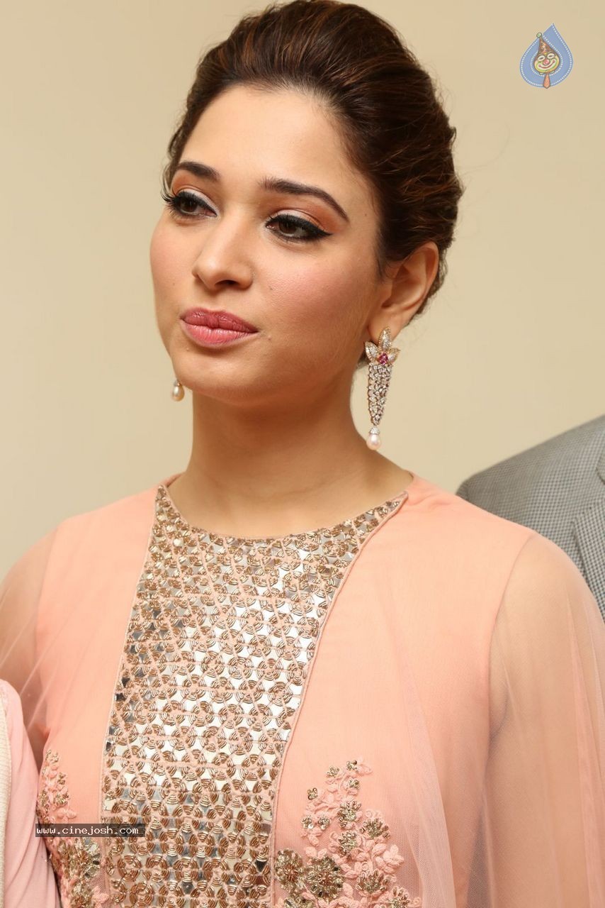 Tamanna New Gallery - 6 / 61 photos