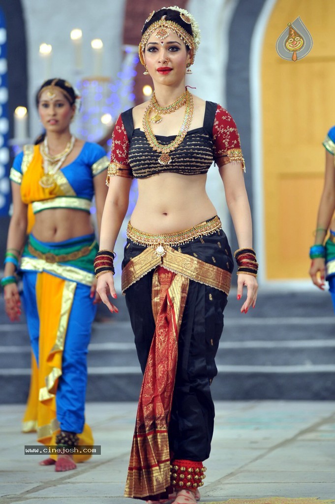 Tamanna New Hot Photos - 19 / 102 photos