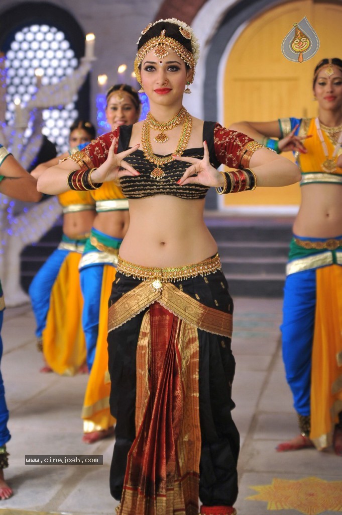Tamanna New Hot Photos - 34 / 102 photos