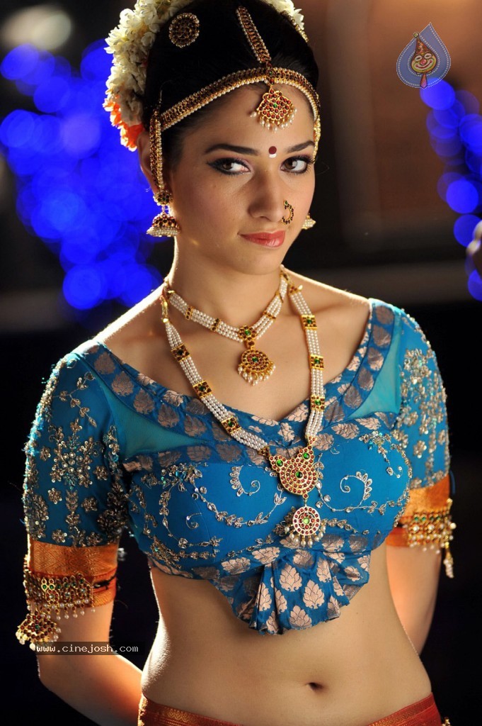 Tamanna New Hot Stills - 10 / 34 photos