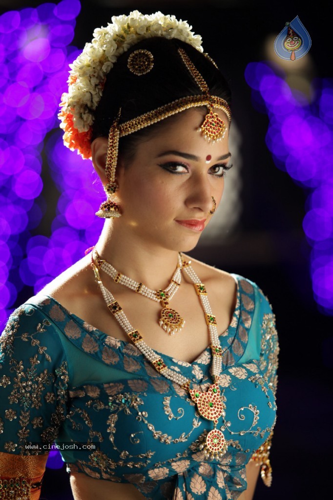 Tamanna New Hot Stills - 11 / 34 photos