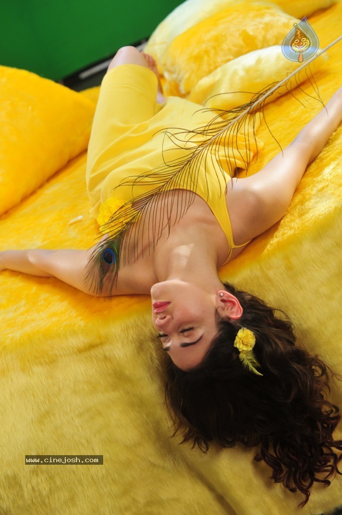 Tamanna New Spicy Photos - 32 / 89 photos