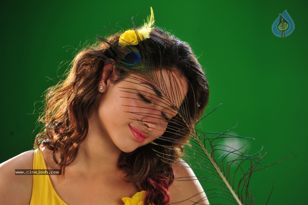 Tamanna New Spicy Photos - 33 / 89 photos