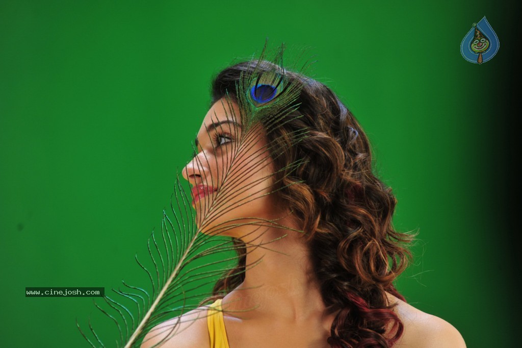 Tamanna New Spicy Photos - 35 / 89 photos