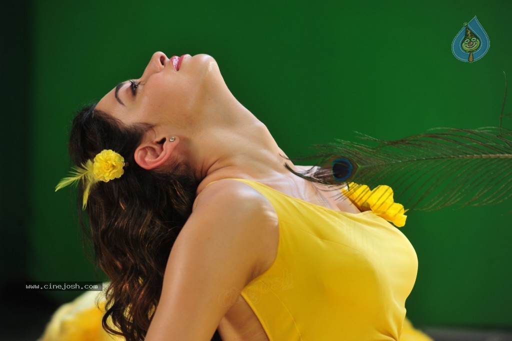 Tamanna New Spicy Photos - 44 / 89 photos