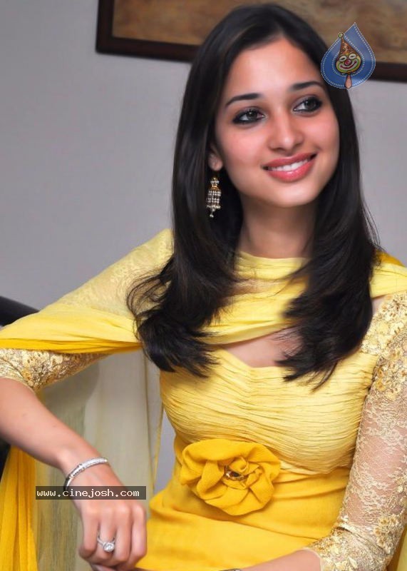 Tamanna Stills - 15 / 40 photos