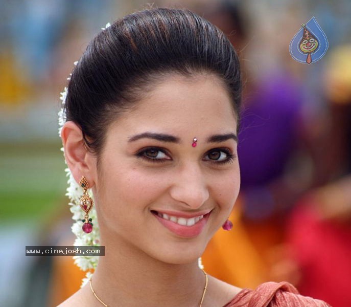 Tamanna Stills - 31 / 40 photos