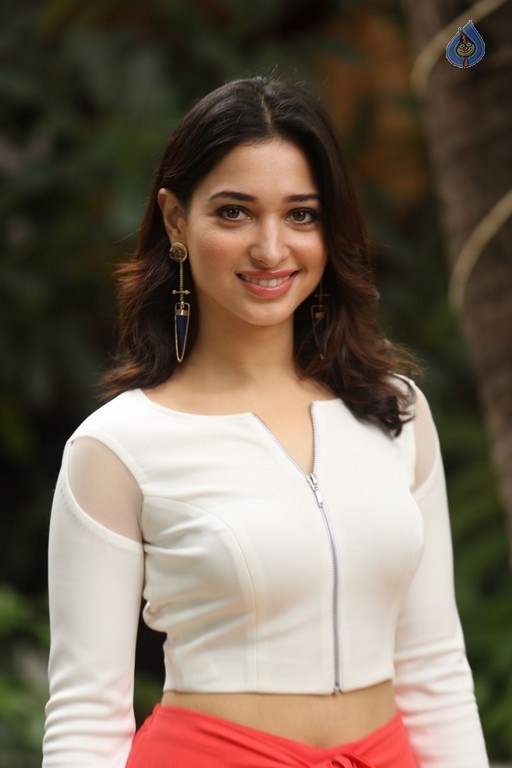 Tamannaah Pics - 26 / 42 photos