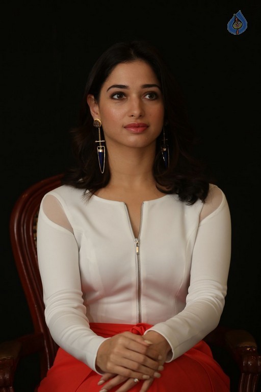 Tamannaah Pics - 27 / 42 photos