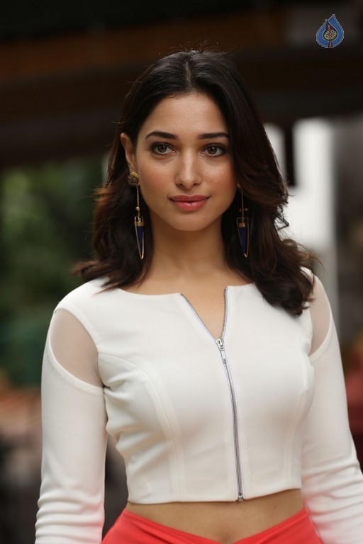 Tamannaah Pics - 30 / 42 photos