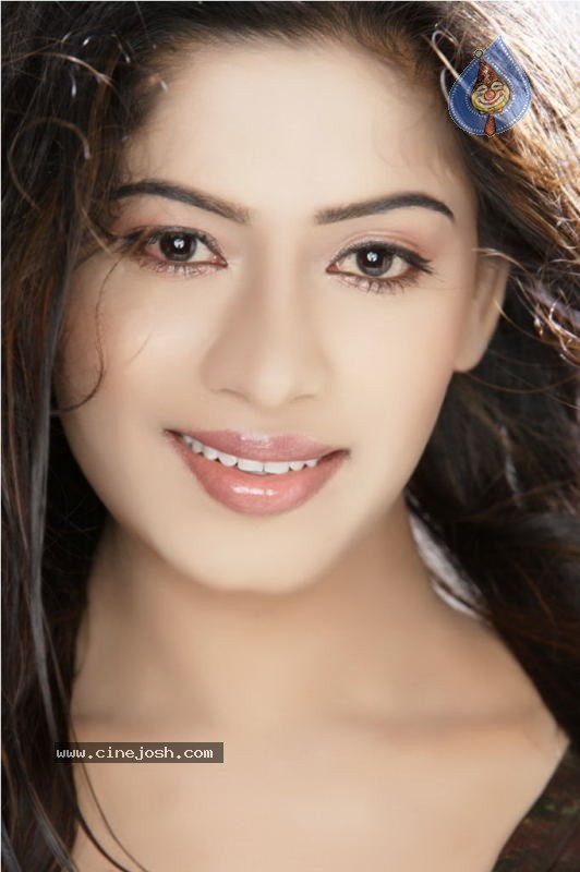 Tamil Actress Meenal Stills - 38 / 45 photos