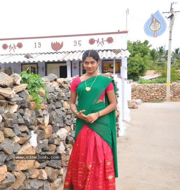 Tamil Actress Rama Stills - 31 / 56 photos