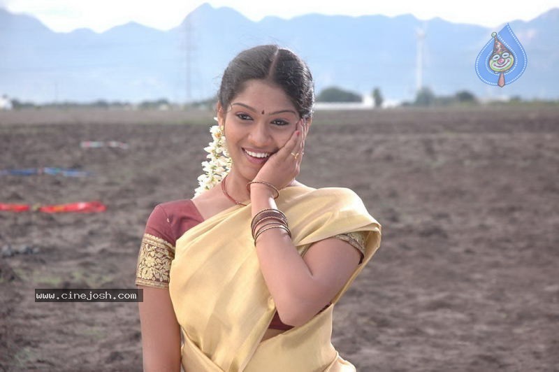 Tamil Actress Rama Stills - 43 / 56 photos