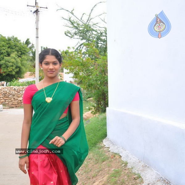 Tamil Actress Rama Stills - 47 / 56 photos