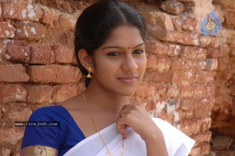 Tamil Actress Rama Stills - 48 / 56 photos