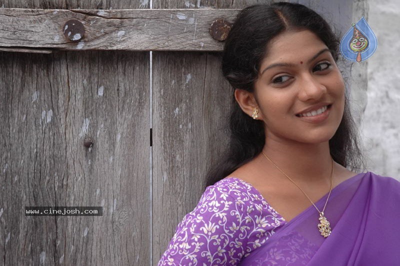 Tamil Actress Rama Stills - 52 / 56 photos